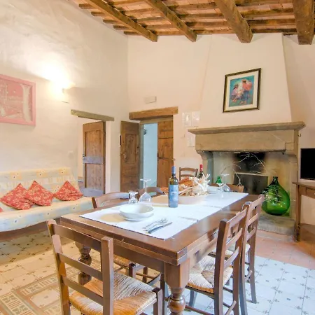 Holiday home Scenic Holiday In With Jacuzzi Borgo Pace