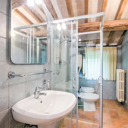 Scenic Holiday In With Jacuzzi Holiday home