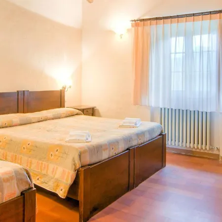 Scenic Holiday In With Jacuzzi Holiday home