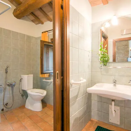 Holiday home Scenic Holiday In With Jacuzzi