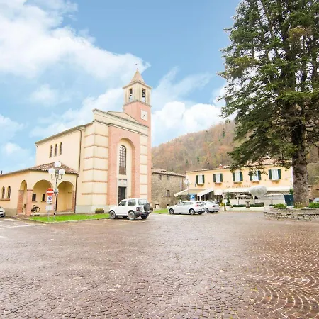 Holiday home Scenic Holiday In With Jacuzzi Borgo Pace